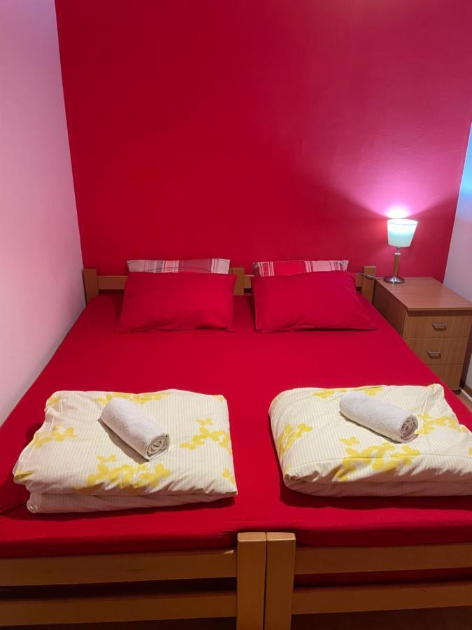 Skopje City Center Red Apartment Экстерьер фото